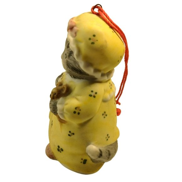 Kitty Cucumber Cat Ornament Yellow Nightgown Schmid Shackman Ceramic Figure 1985 - Picture 5 of 8